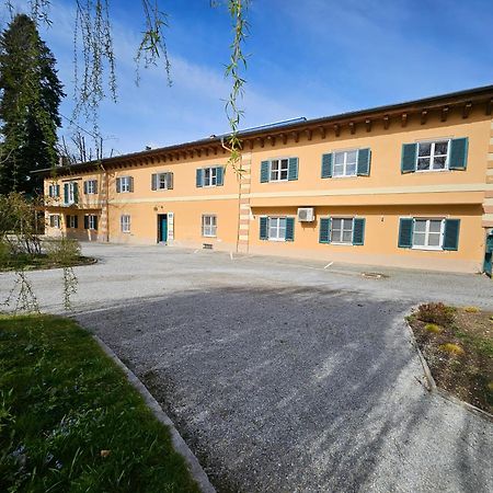 White Flat By Grazrentals With Cool Location & Free Parking Buitenkant foto