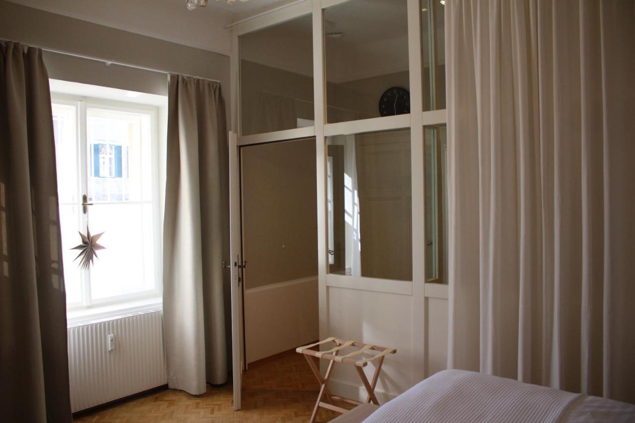 White Flat By Grazrentals With Cool Location & Free Parking Buitenkant foto