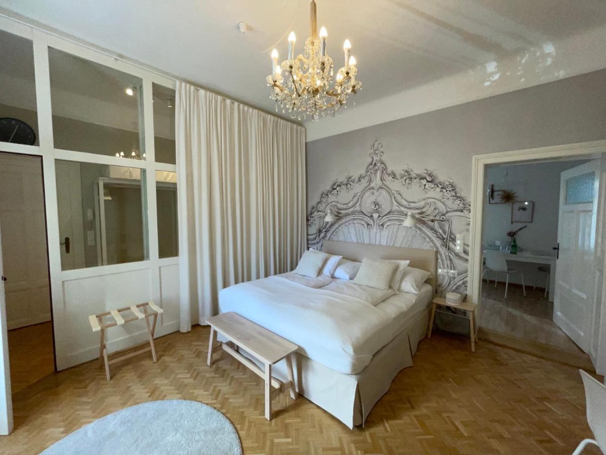 White Flat By Grazrentals With Cool Location & Free Parking Buitenkant foto