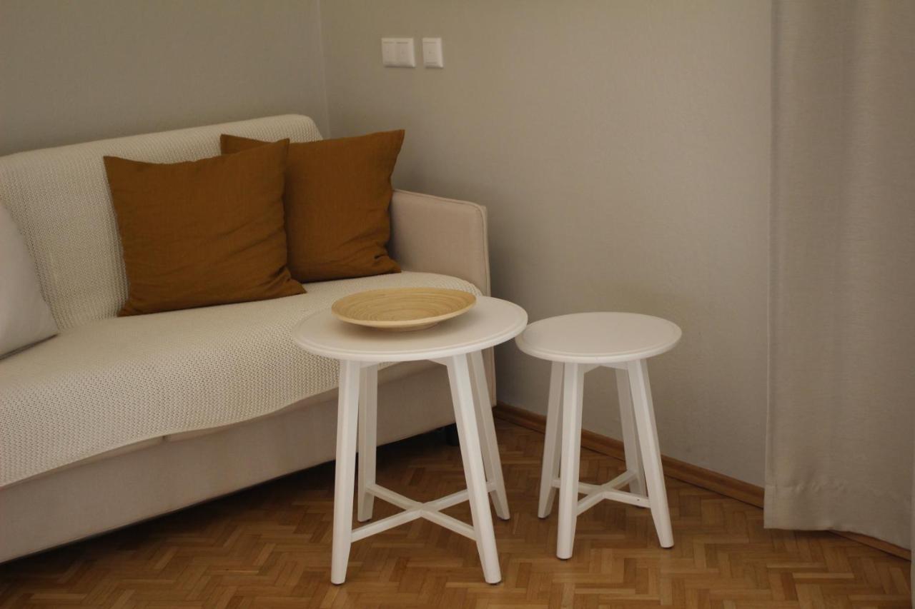 White Flat By Grazrentals With Cool Location & Free Parking Buitenkant foto