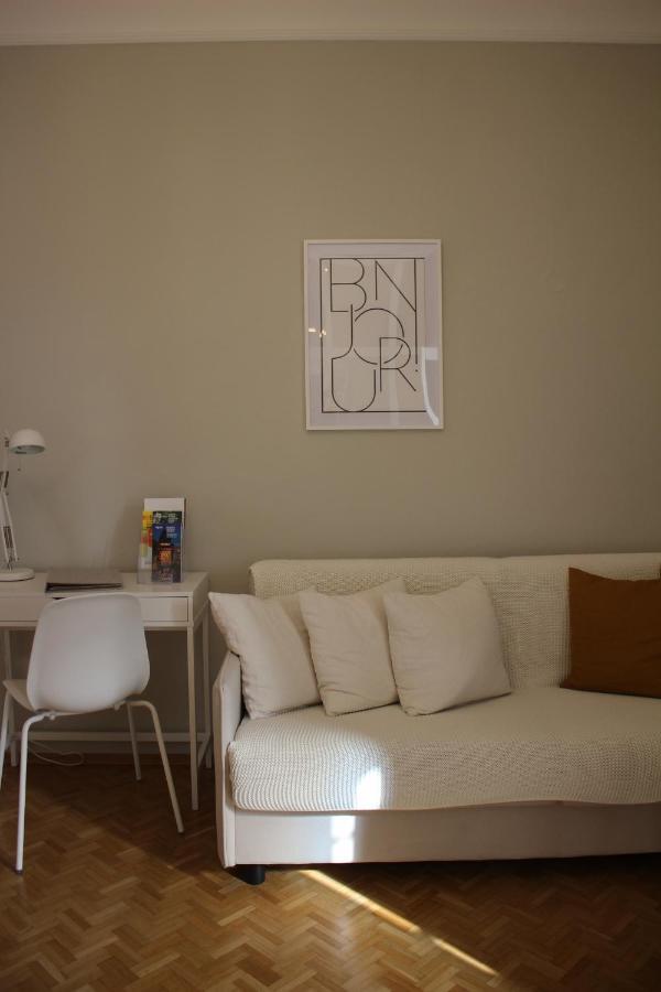 White Flat By Grazrentals With Cool Location & Free Parking Buitenkant foto