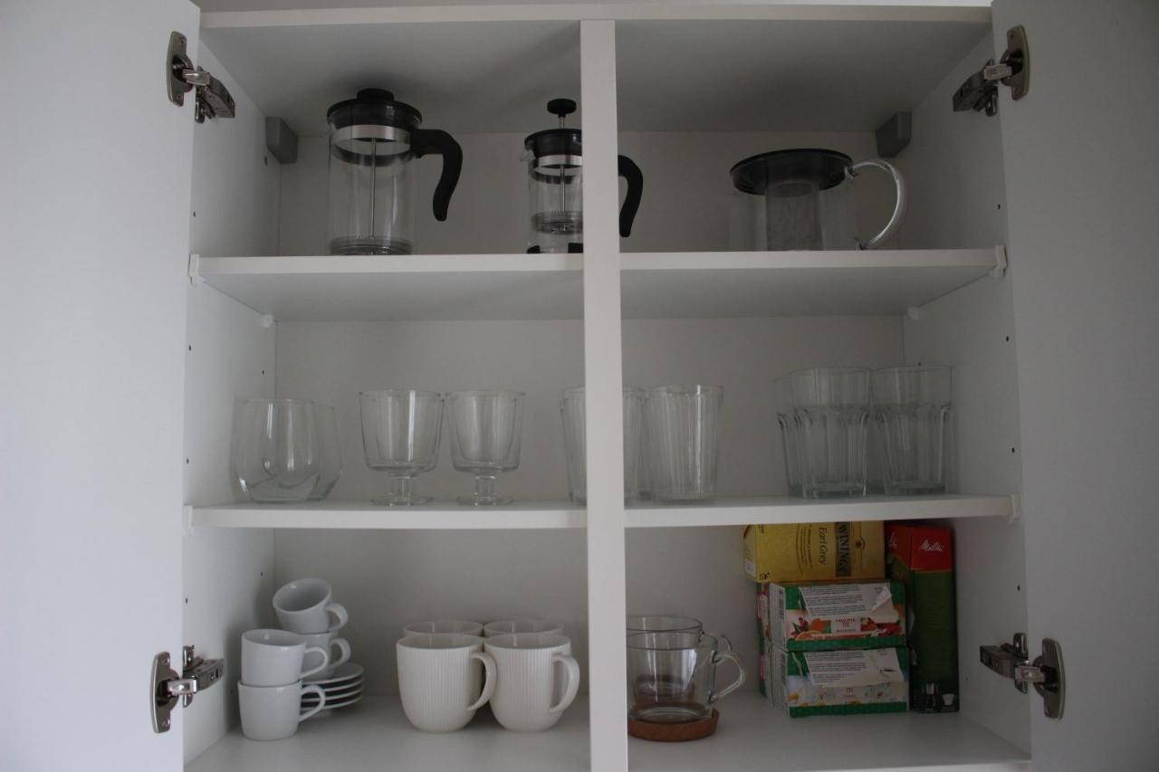 White Flat By Grazrentals With Cool Location & Free Parking Buitenkant foto